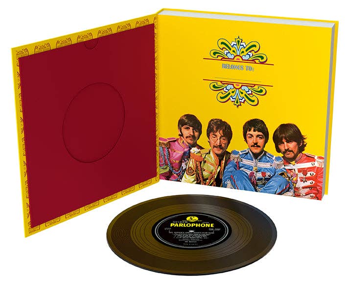Beatles: Sgt. Pepper's Lonely Hearts Club Record Album